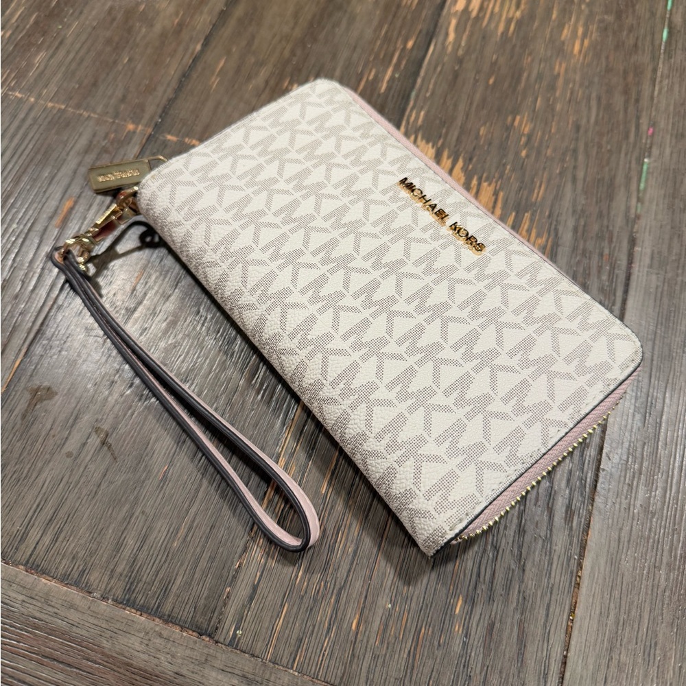 Michael Kors Wallet NWT